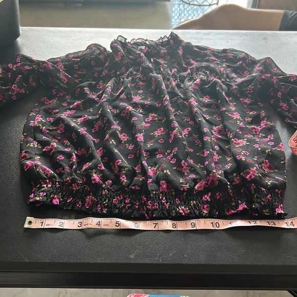 Express High Neck Sheer Floral with Lining‎ Top. Size S (321) - Picture 8 of 9